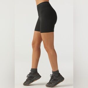 Joah brown mid length shorts size M/L NWOT black rib